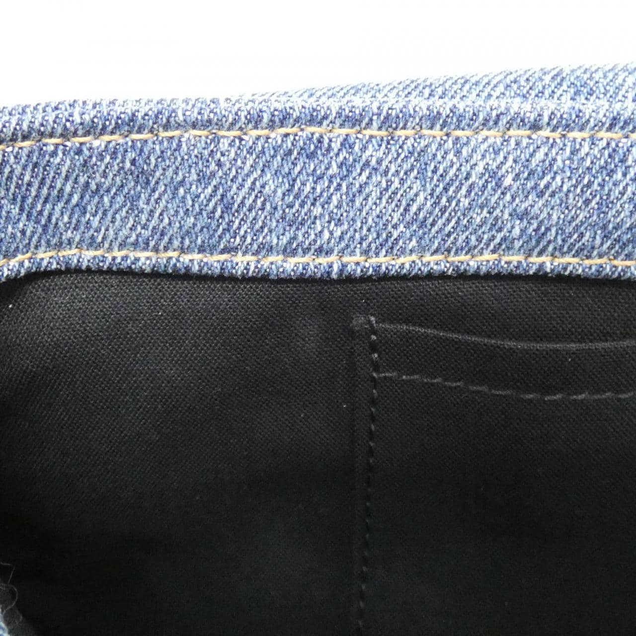 バレンシアガ ル カゴール 771640 2109U ショルダーバッグ