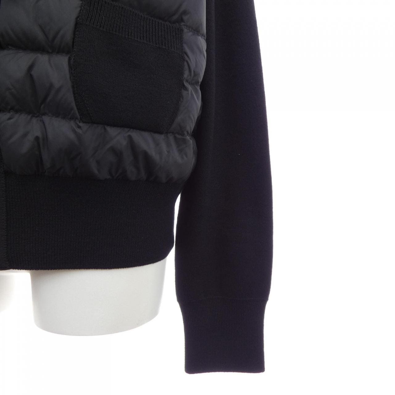 【新品】モンクレール MONCLER 20939B51000 A9018 ダウンジャケット