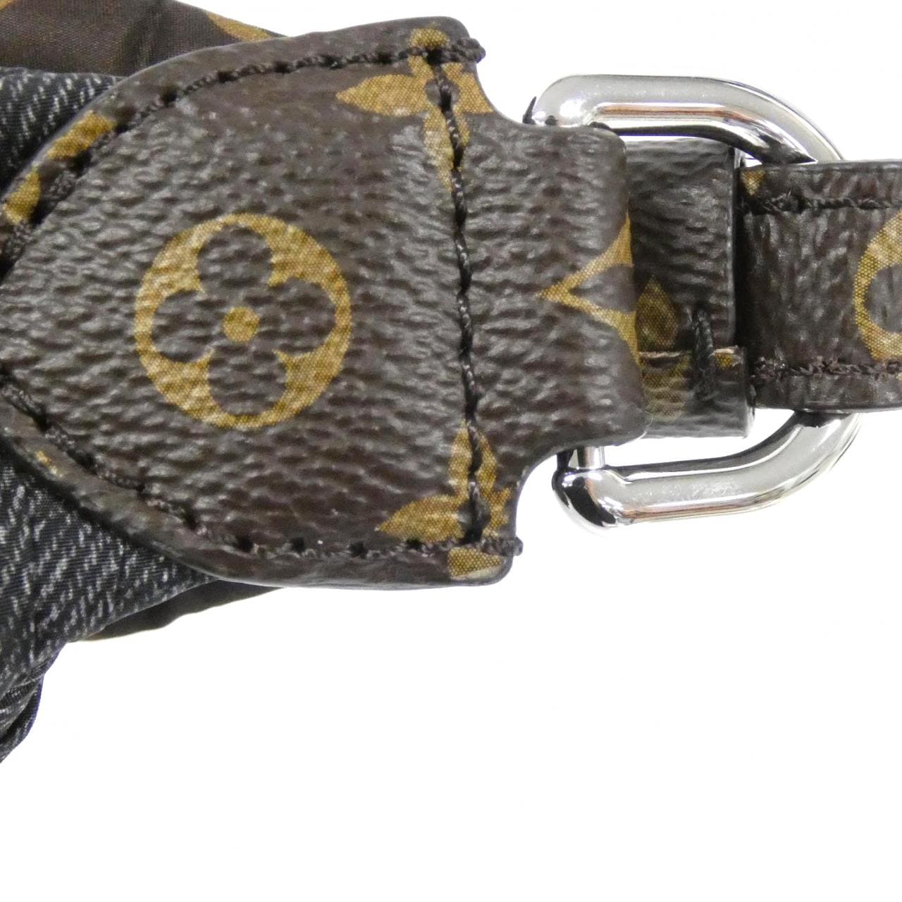 LOUIS VUITTON Puffy Glam (LV SKI) 高腰肩背包 M26542