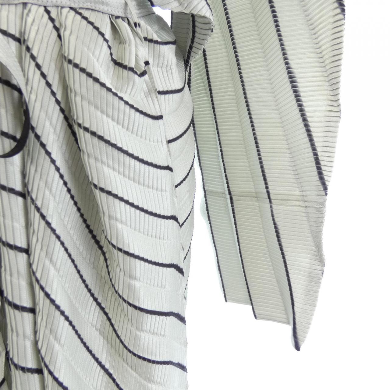 イッセイミヤケ ISSEY MIYAKE IM81FJ22 ロングカーディガン