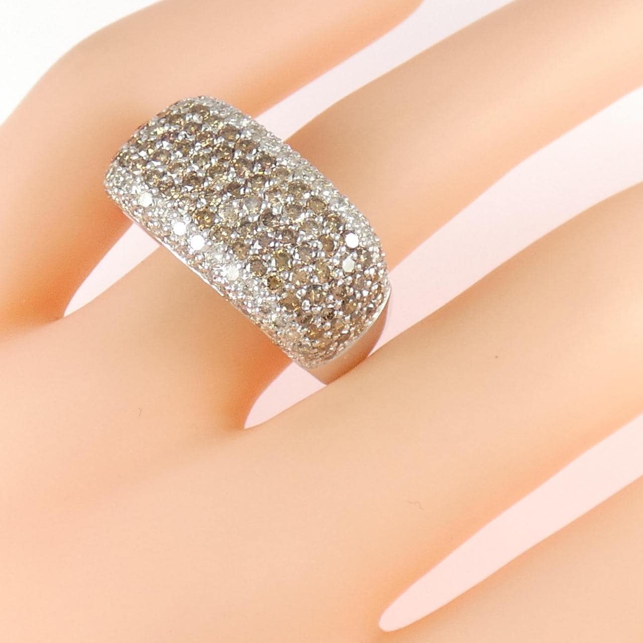 750WG パヴェ ダイヤモンド リング 2.83CT