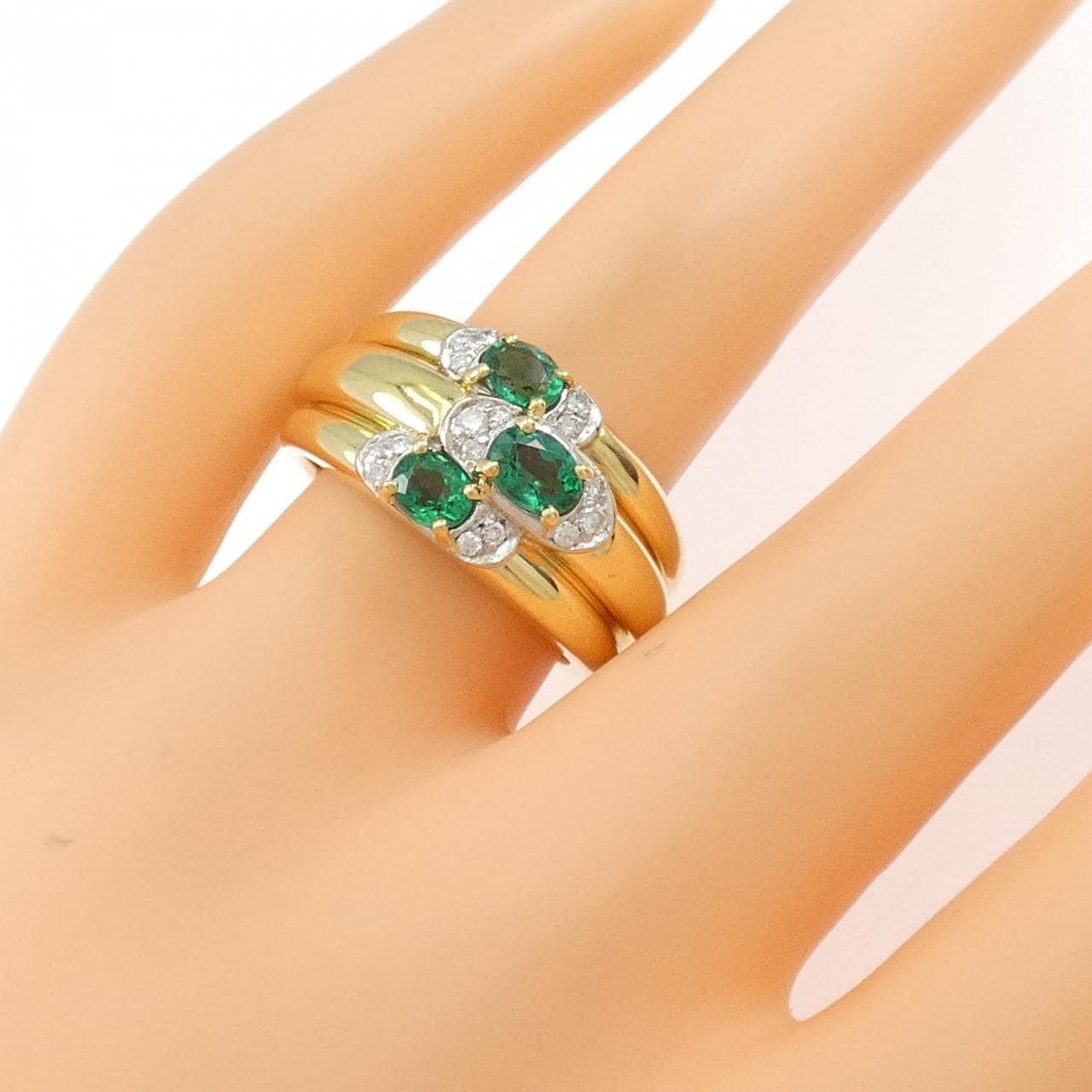 ピキョッティ エメラルド リング 0.80CT