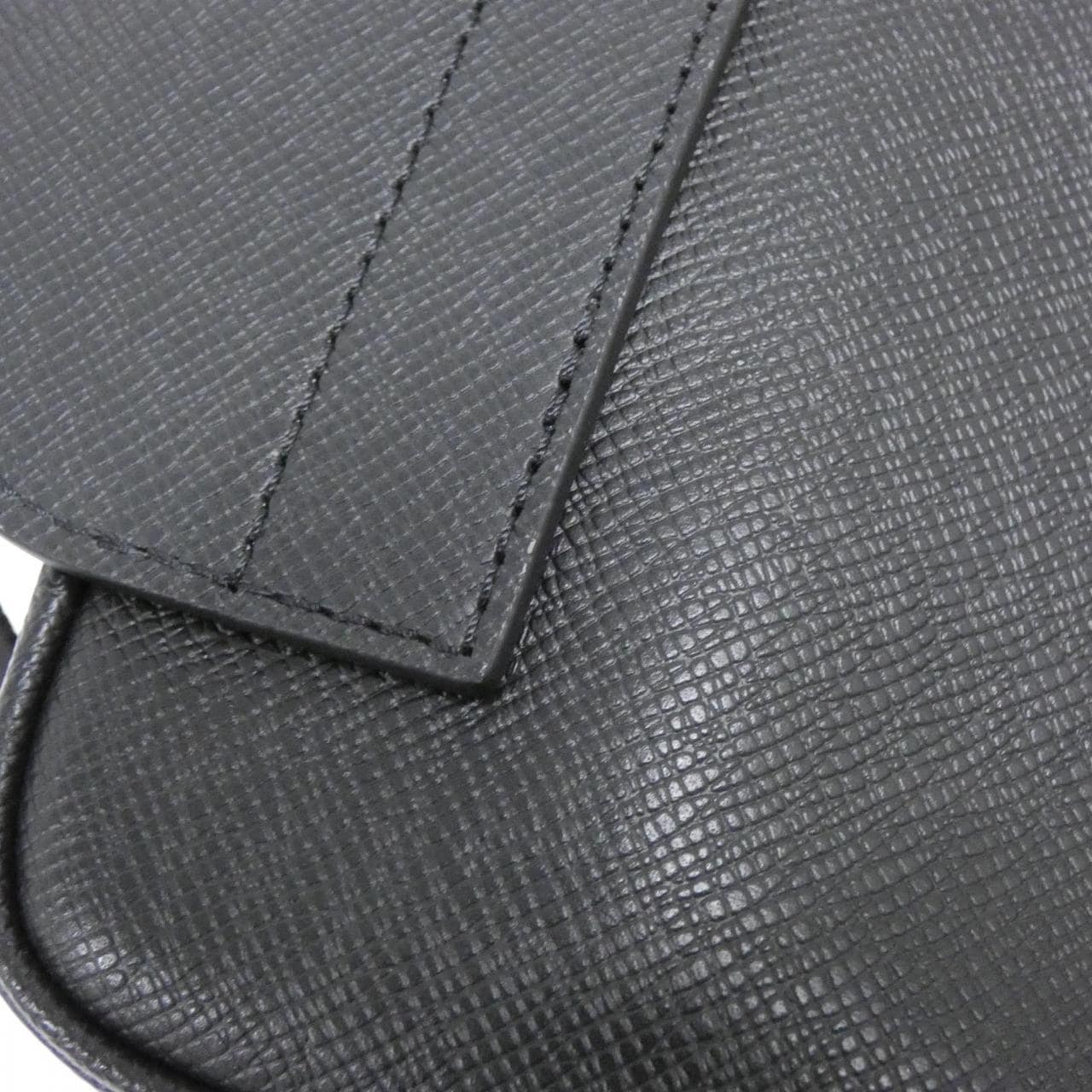 ルイヴィトン タイガ バムバッグ アウトドア M33438 ショルダーバッグ