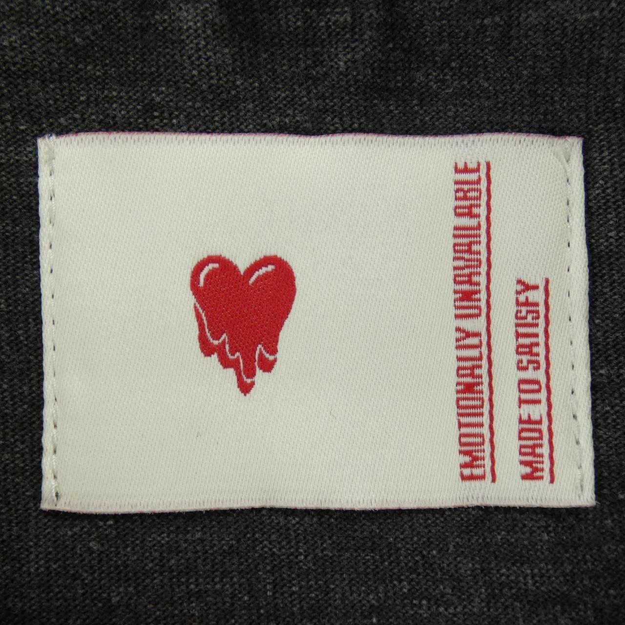 EMOTIONALLY UNAVAILA EU-HR8-0000-057 Tシャツ