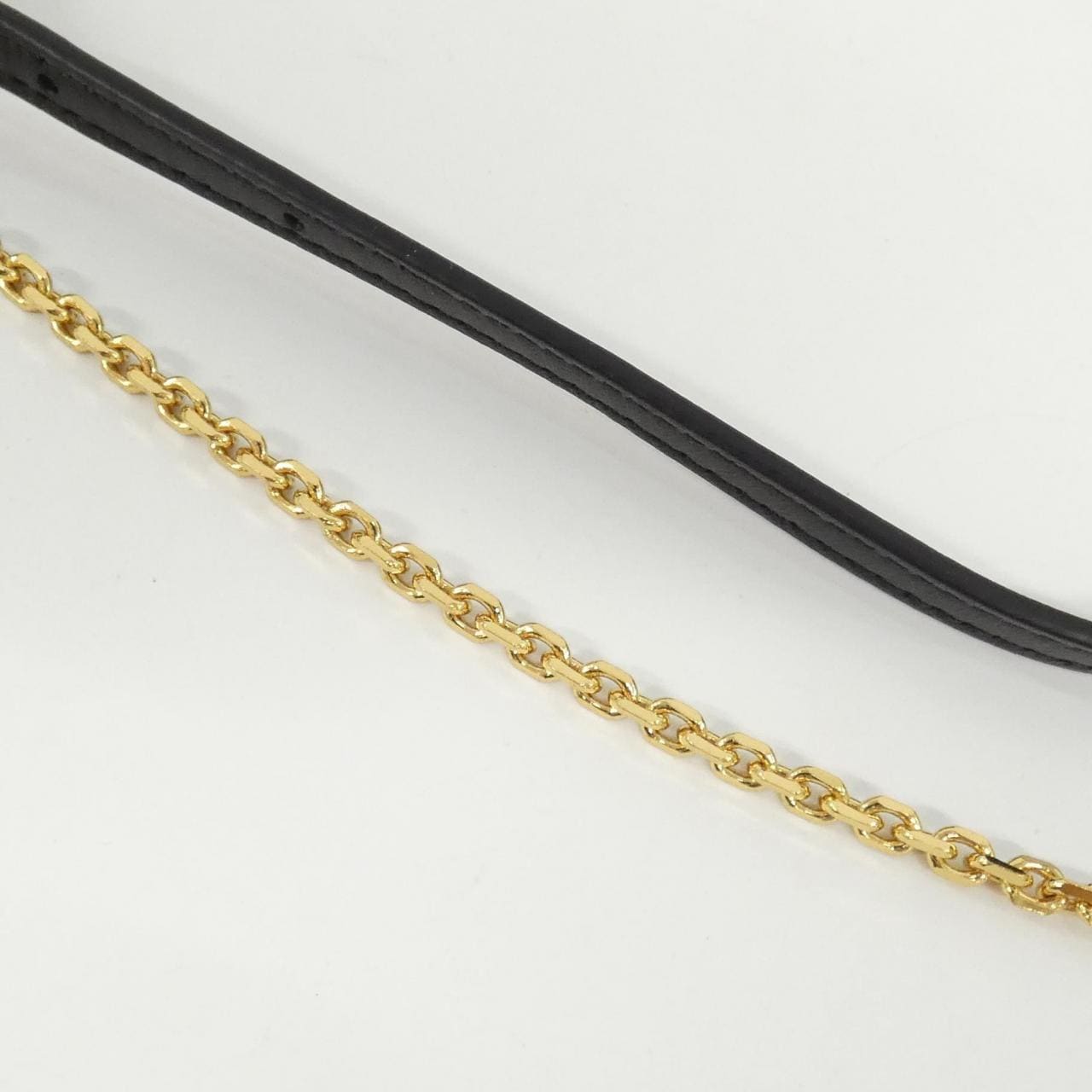 フェンディ ショルダー バゲット 8M0498 AAJD ショルダーウォレット