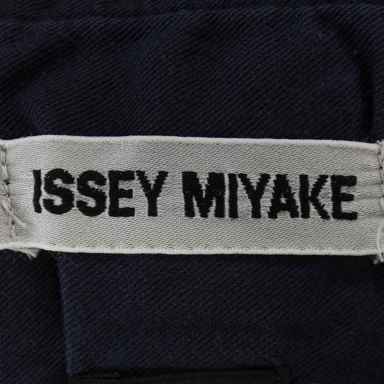 イッセイミヤケ ISSEY MIYAKE IM01FF013 パンツ