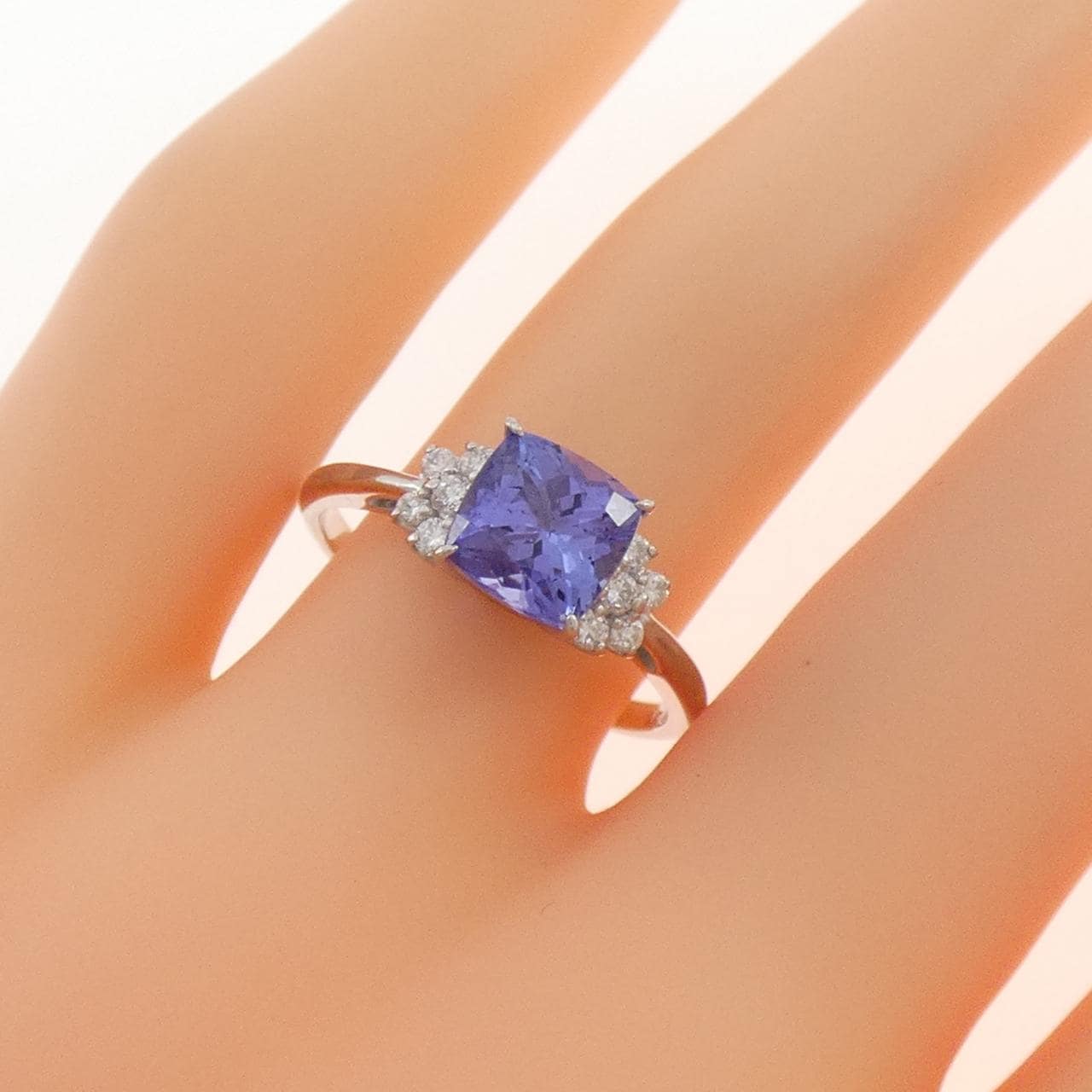 K18WG タンザナイト リング 1.00CT