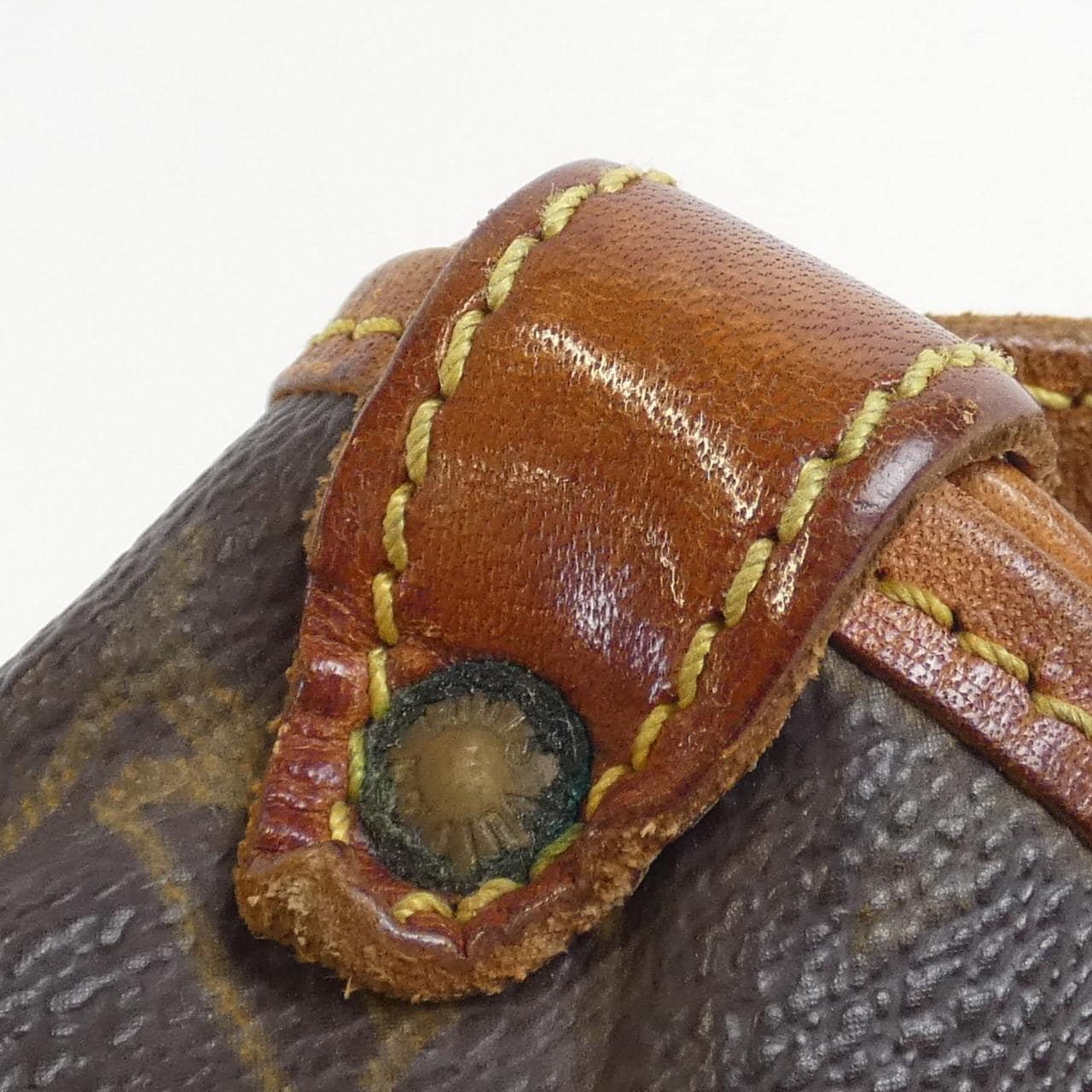 ルイヴィトン モノグラム ソミュール 30cm M42256 ショルダーバッグ