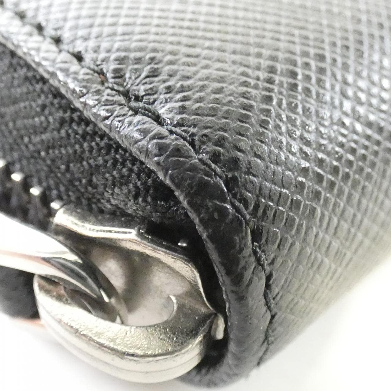 プラダ 2ML220 財布