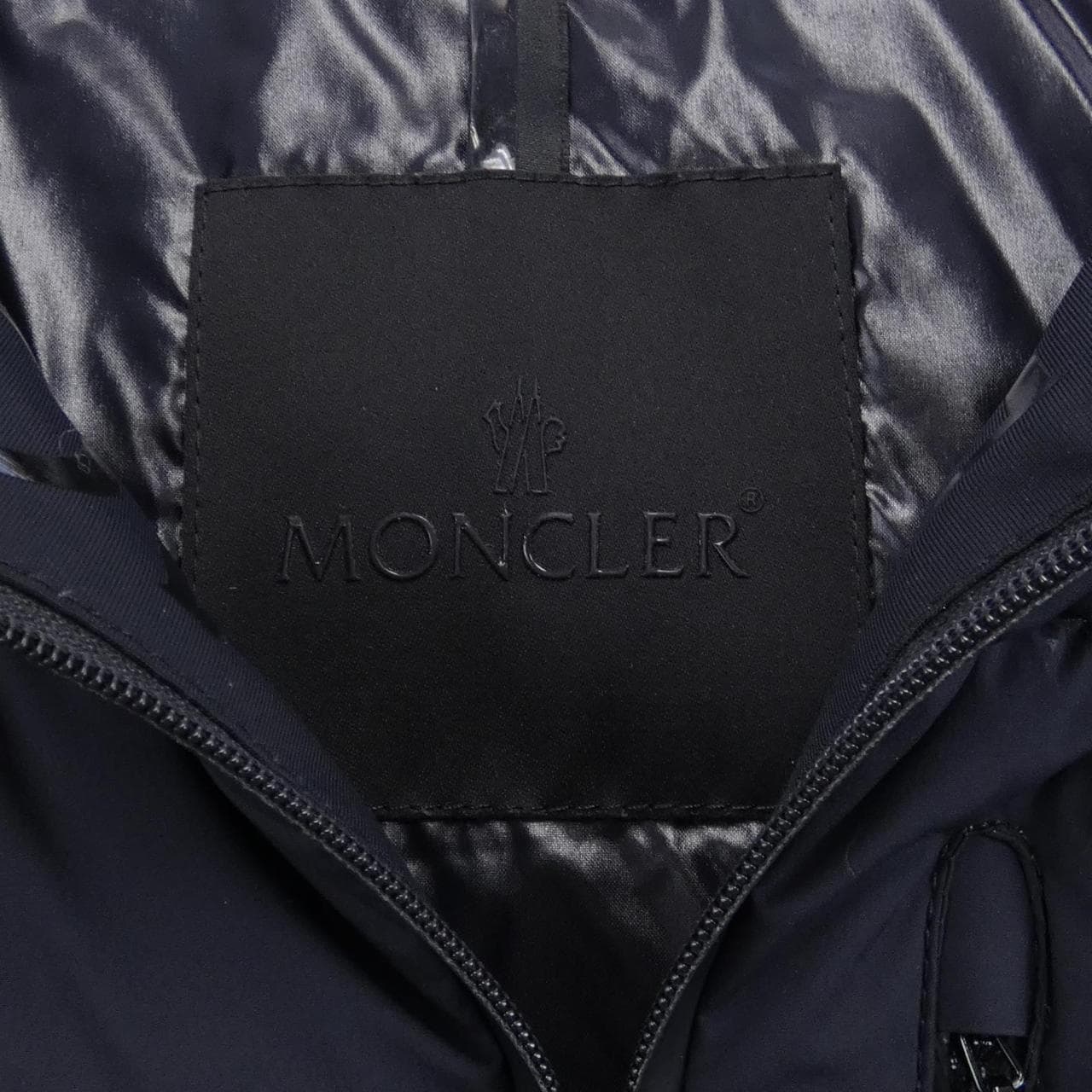 モンクレール MONCLER ダウンジャケット