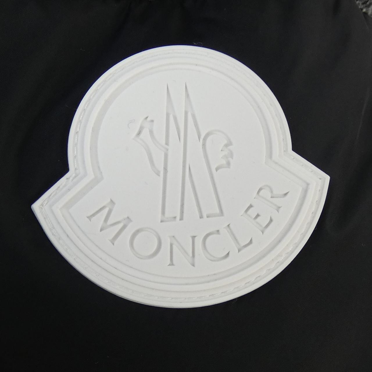 モンクレール MONCLER ダウンジャケット
