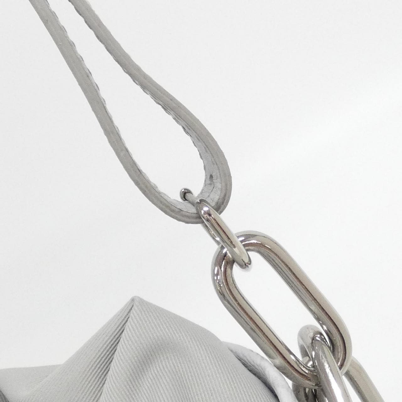 LOUIS VUITTON白色Monogram Logo 粉筆奈米包 M44631 單肩包
