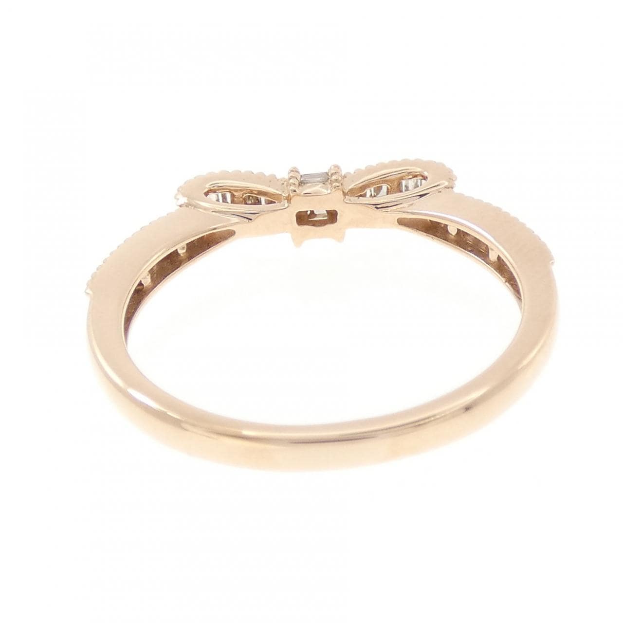 ジーエスティービー リボン ダイヤモンド リング 0.30CT
