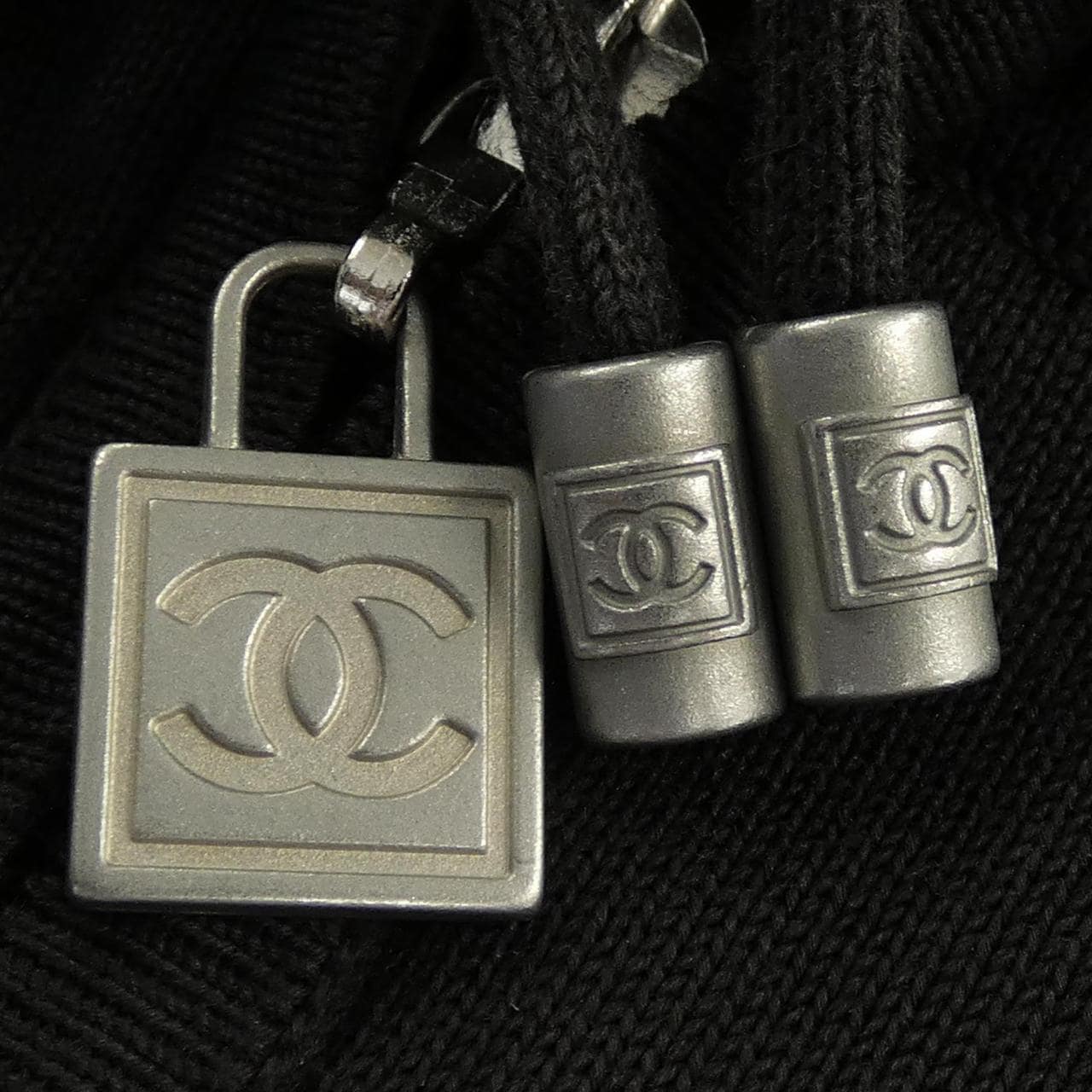 【ヴィンテージ】シャネル CHANEL IDENTIFICATION P21622V01329 03A パーカー