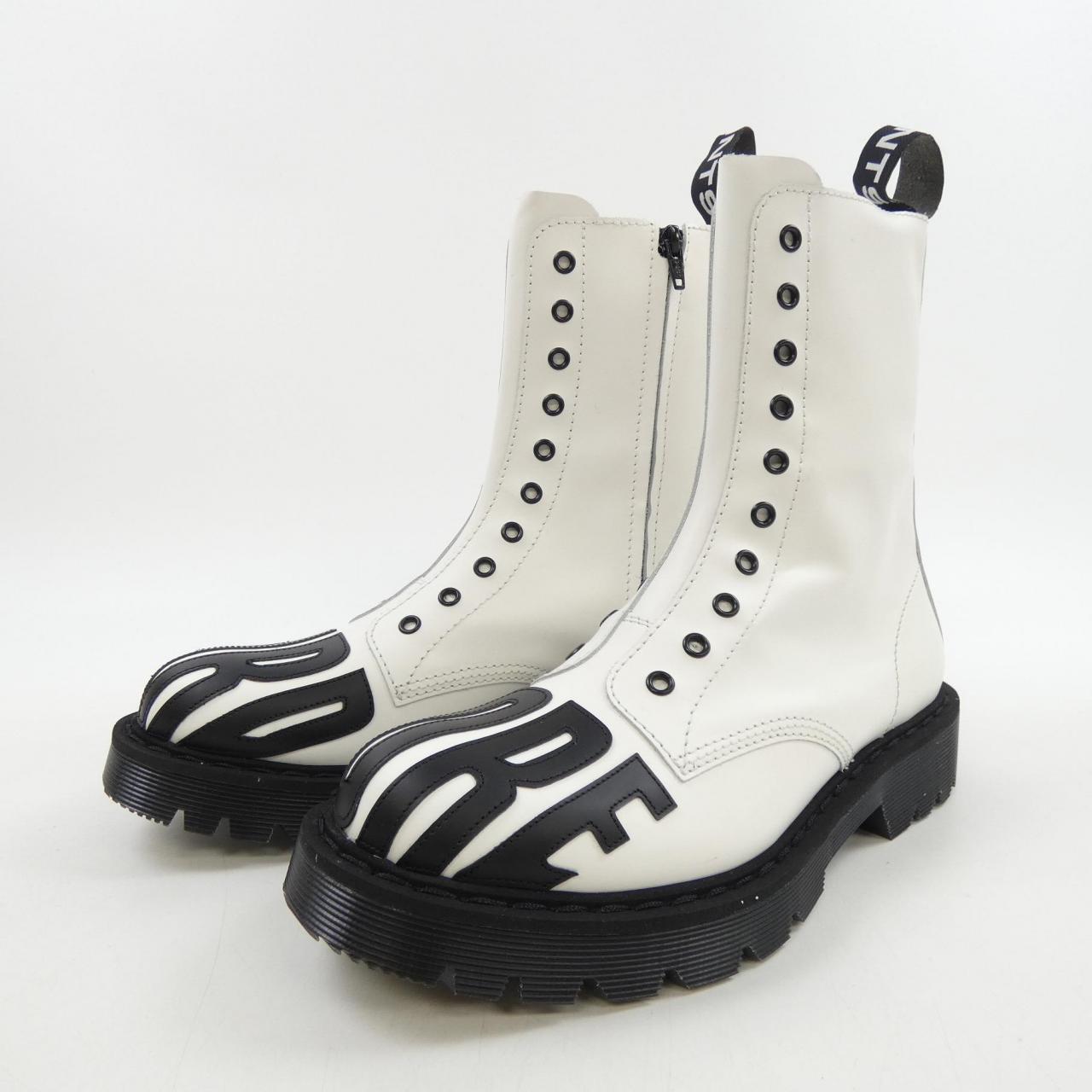 VETEMENTS boots