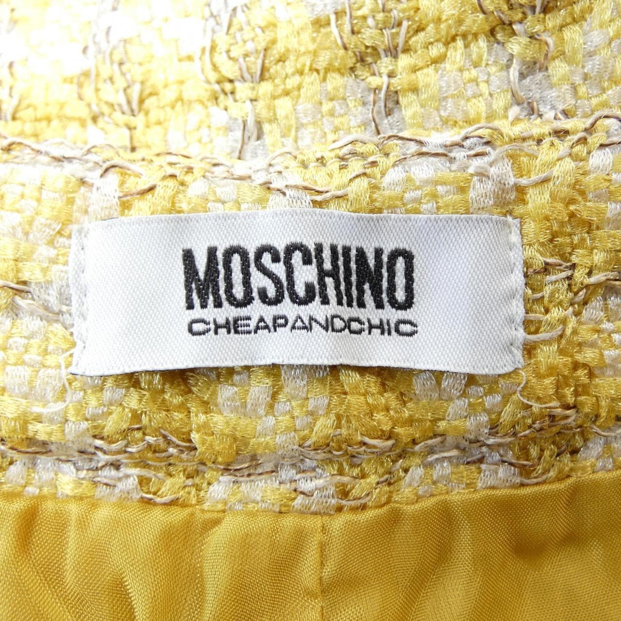 モスキーノ MOSCHINO ショートパンツ