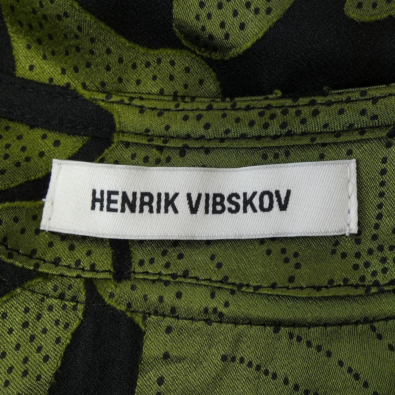 ヘンリックヴィブスコフ HENRIK VIBSKOV トップス