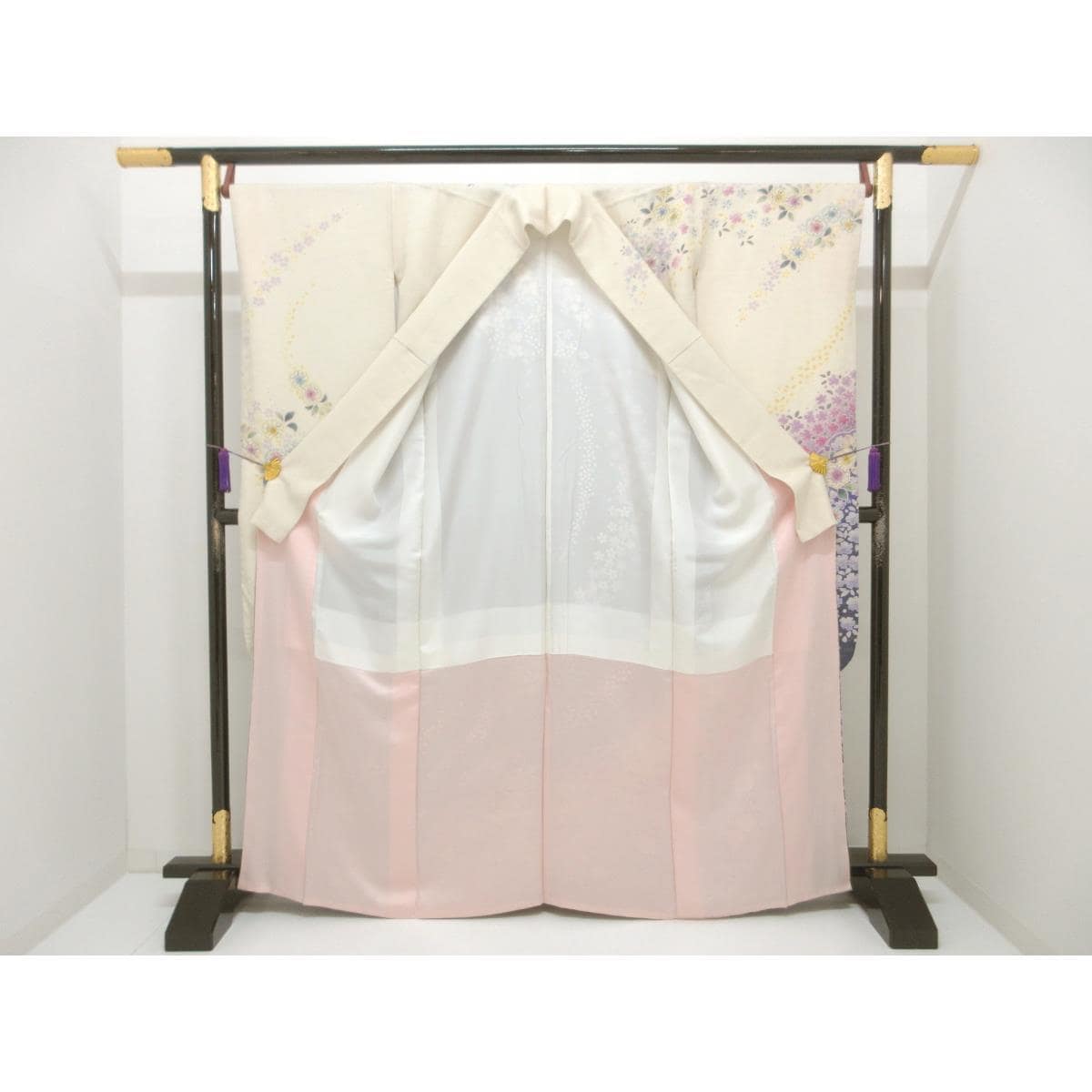 振袖　友禅加工絞り入