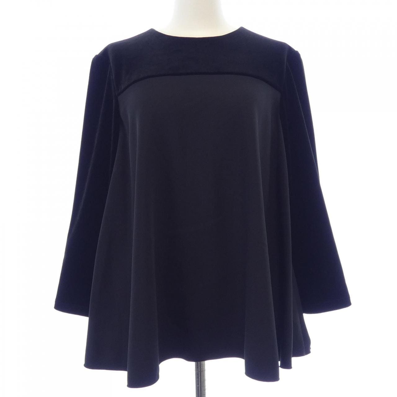 ベロアノワールbyフォクシー VELOUR NOIR by FOXEY　N.Y 43863 トップス