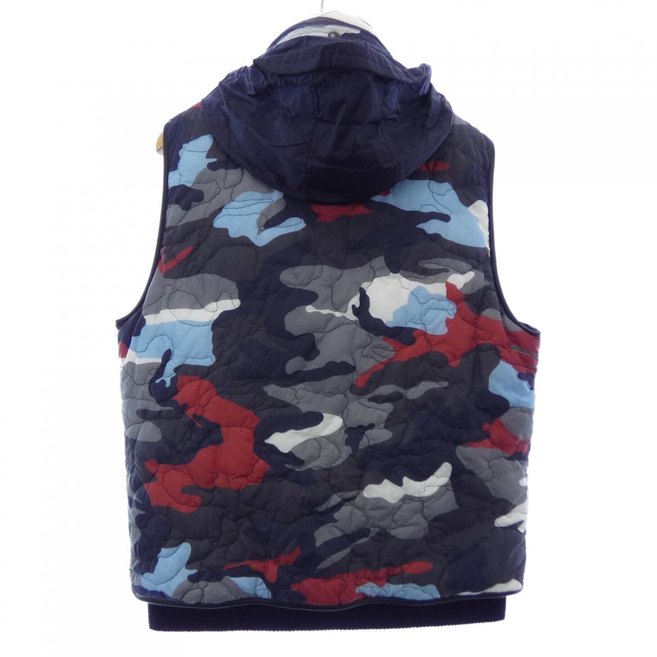 モンクレールガムブルー MONCLER GAMMEBLEU B2-391-43342-80-78815 ダウンベスト