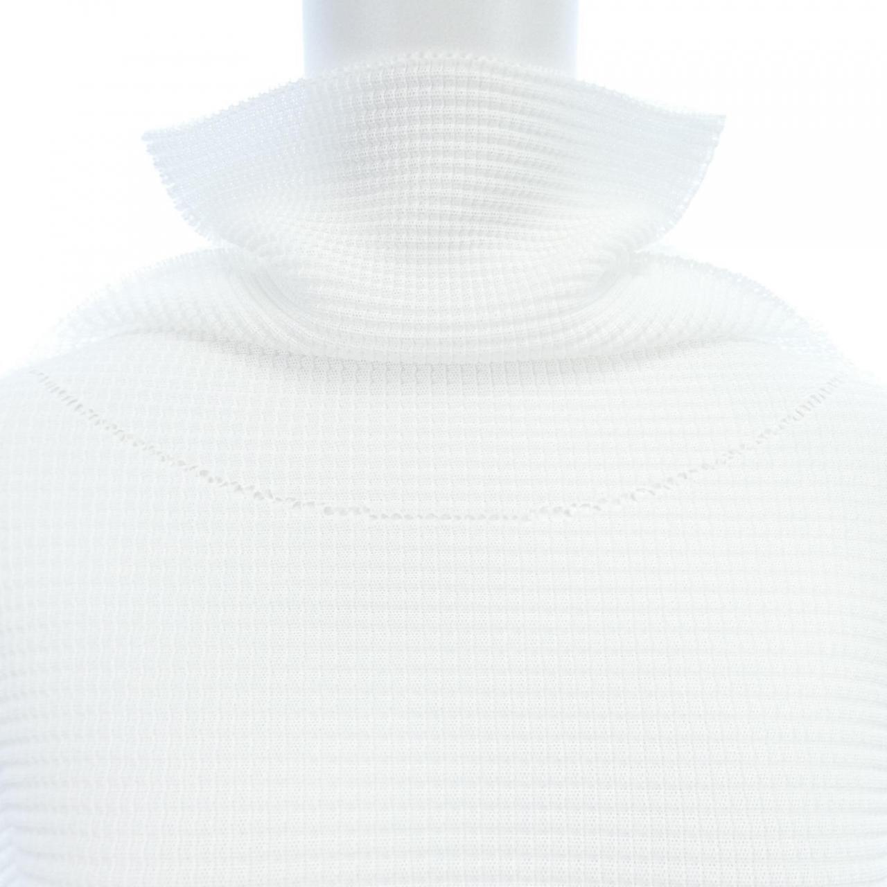 ミーイッセイミヤケ me ISSEY MIYAKE トップス