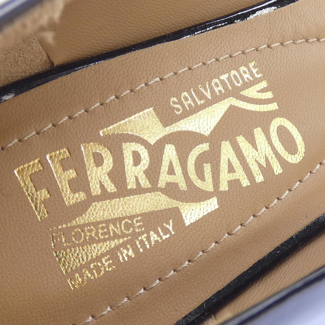 サルヴァトーレフェラガモ SALVATORE FERRAGAMO 574556 フラットシューズ