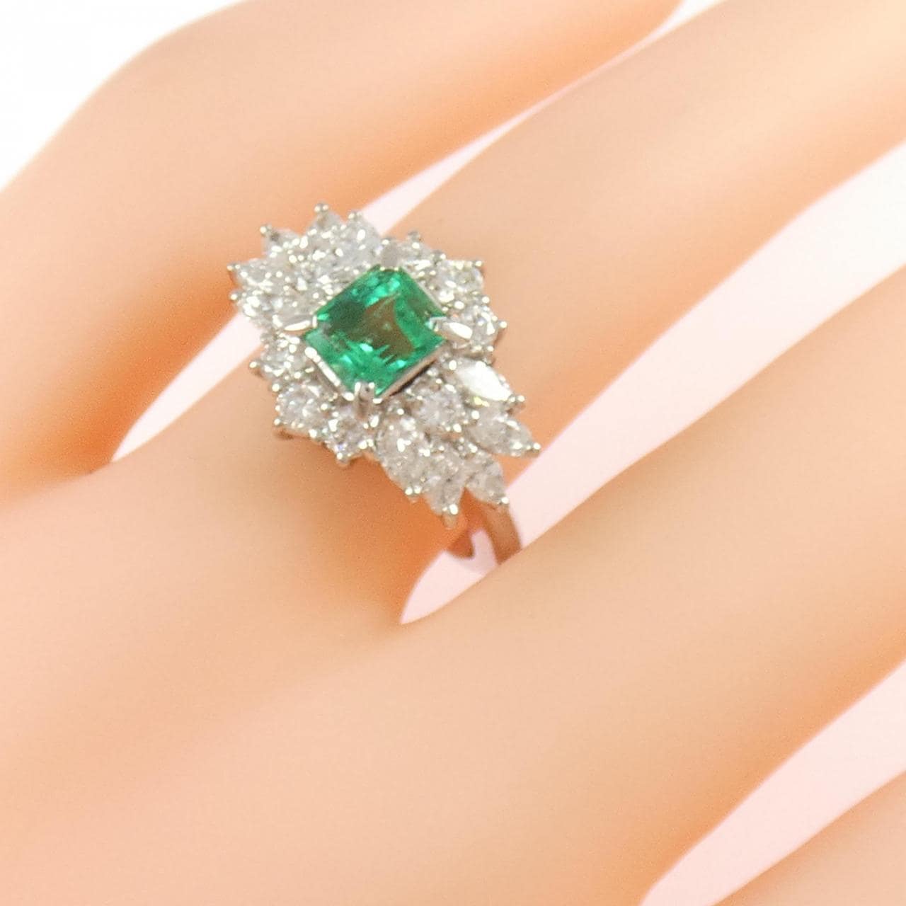 PT900 エメラルド リング 0.80CT
