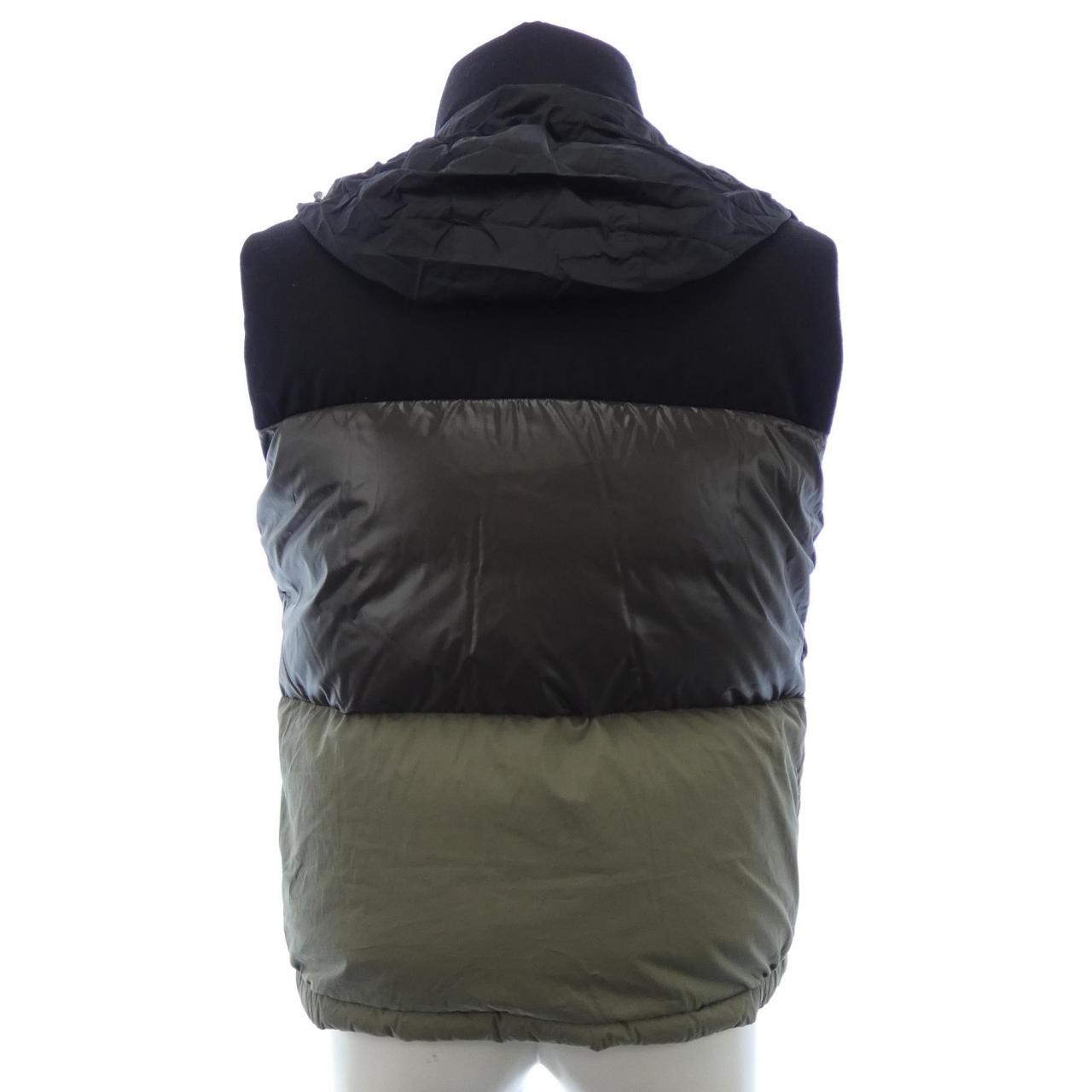 モンクレール MONCLER ダウンジャケット
