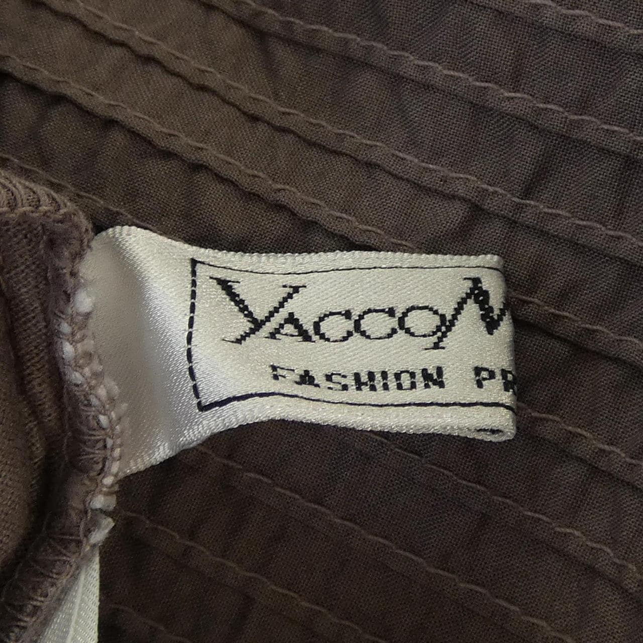 YACCOMARICARD トップス