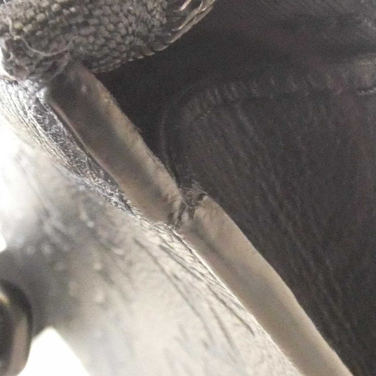 ルイヴィトン モノグラム シャドウ ガストン ウエアラブル ウォレット M81115 ショルダーバッグ