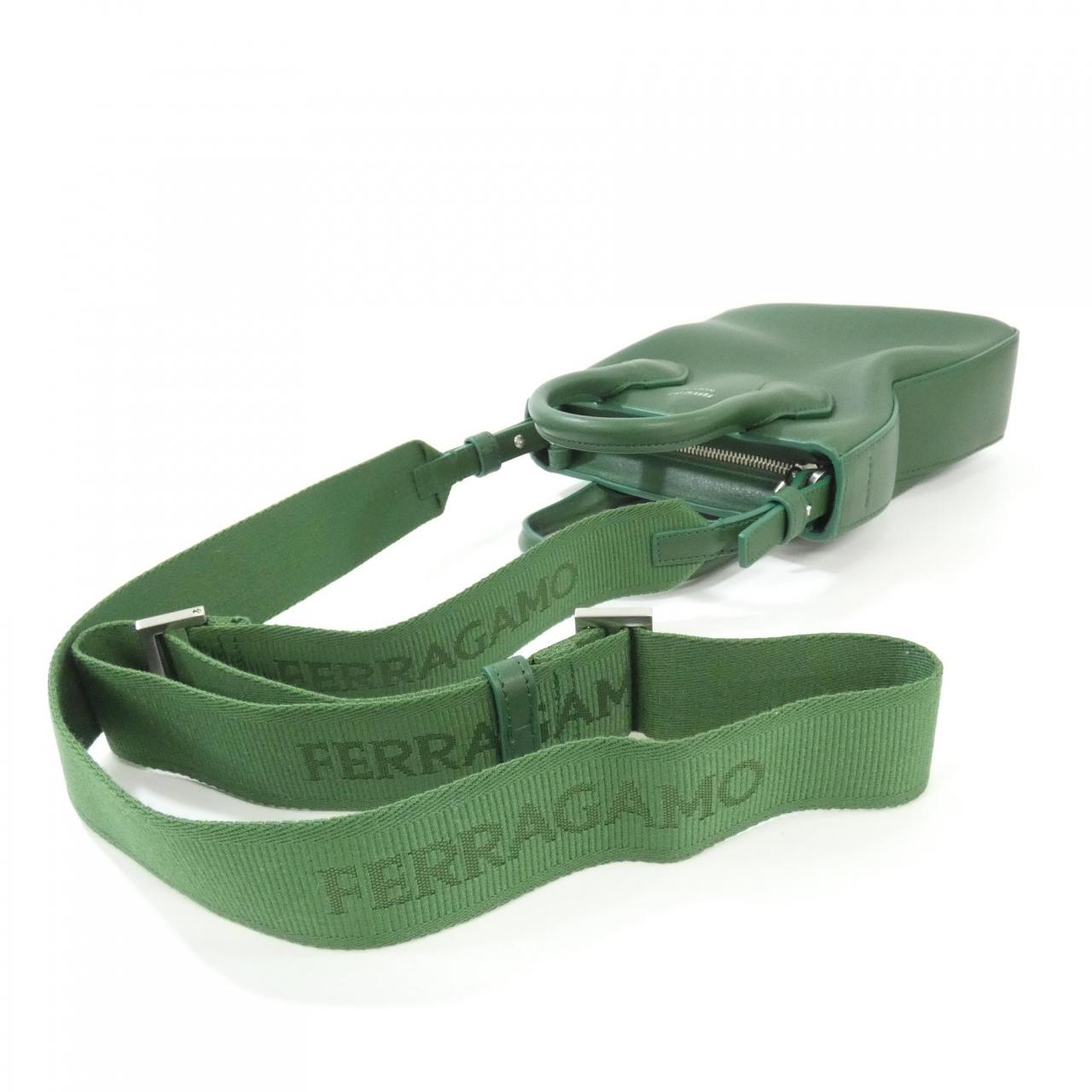 サルヴァトーレフェラガモ 24 1681 バッグ