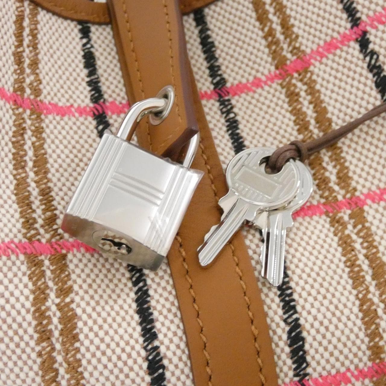 エルメス COUVERTURE CARRE ピコタン ロック PM 085988CK バッグ