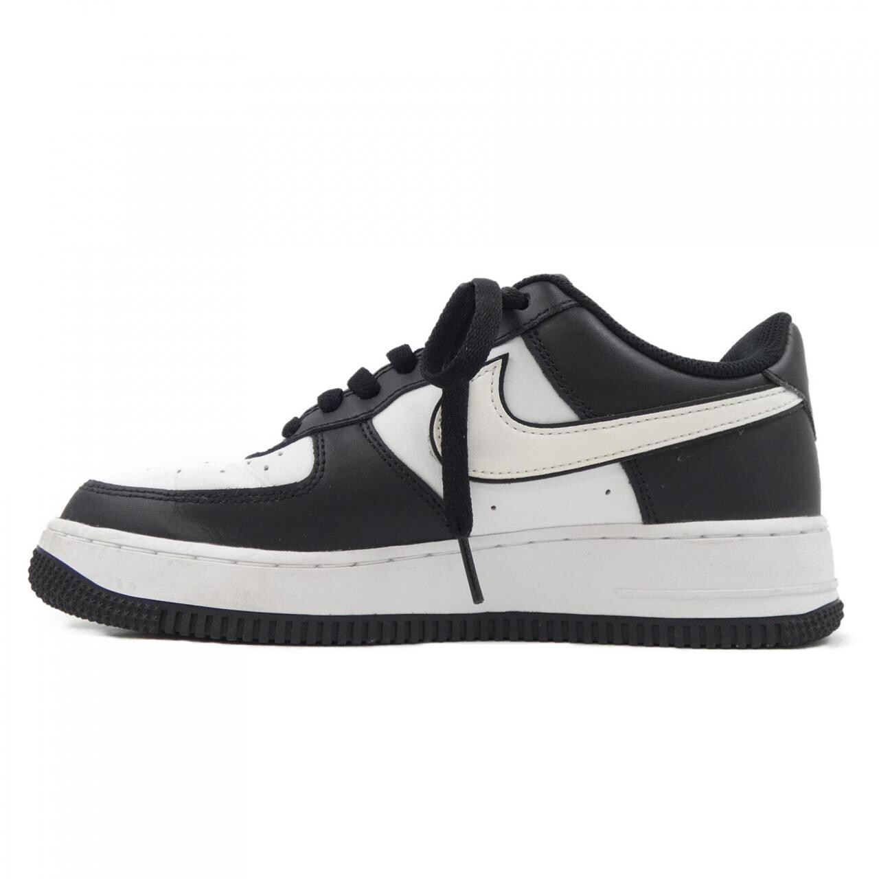 ナイキ NIKE スニーカー