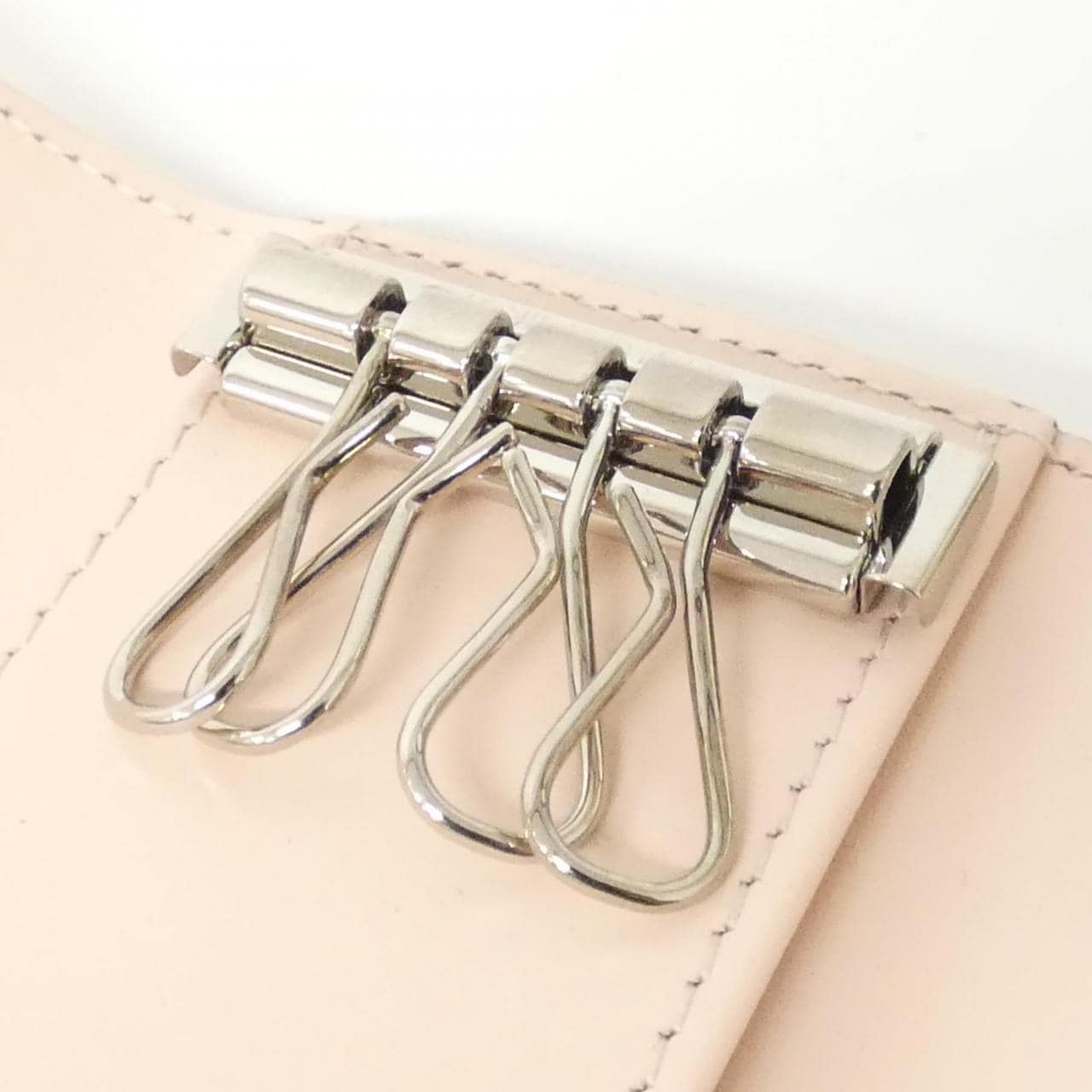 ルイヴィトン マヒナ ミュルティクレ M64056 キーケース