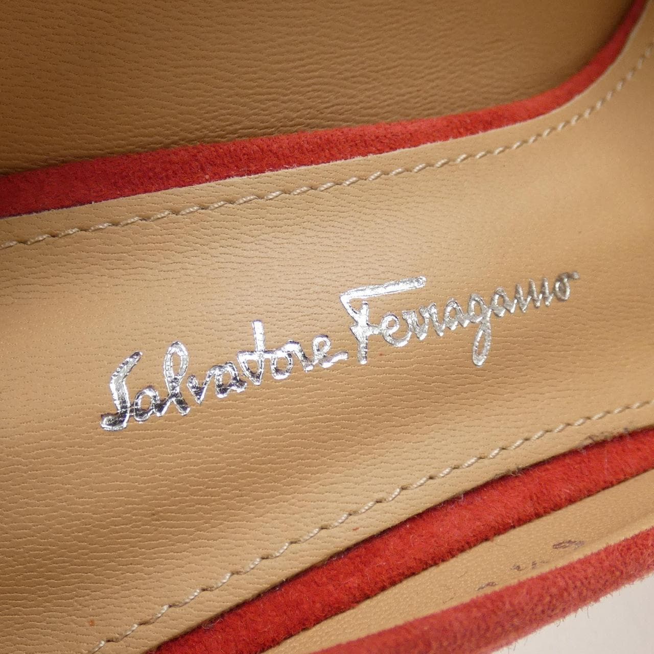 サルヴァトーレフェラガモ SALVATORE FERRAGAMO パンプス