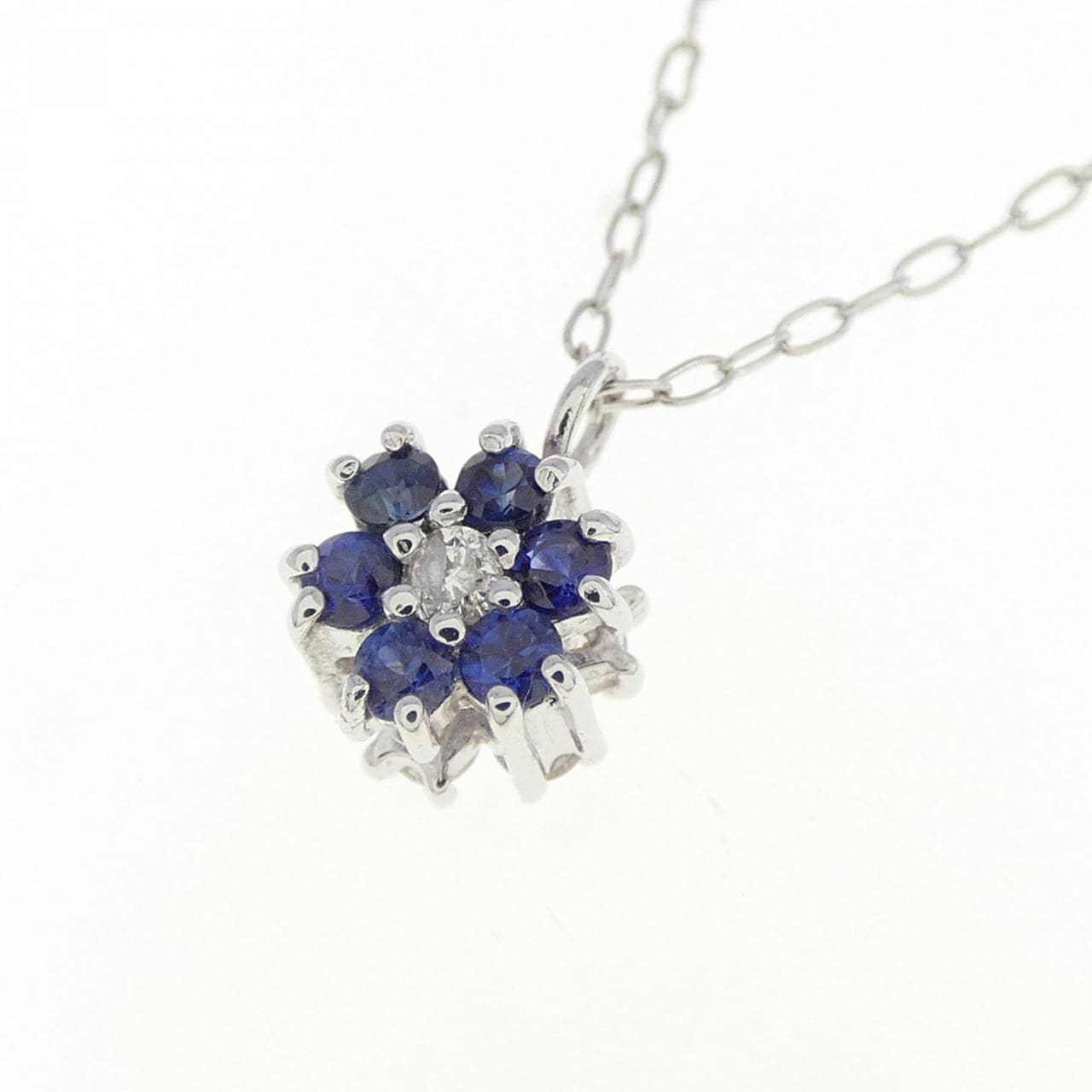 K18WG フラワー サファイヤ ネックレス 0.11CT