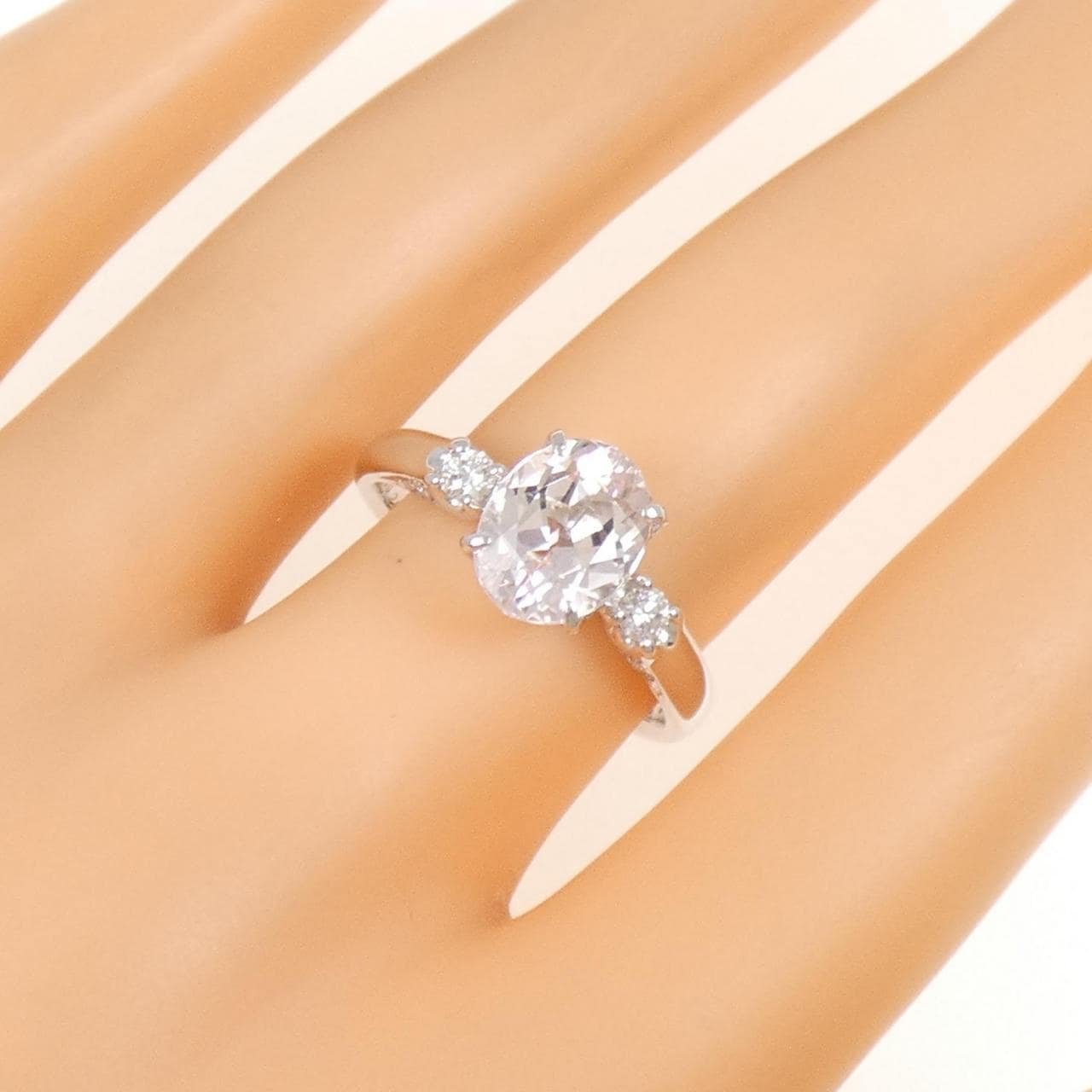 K18WG Beryl Ring 1.96CT