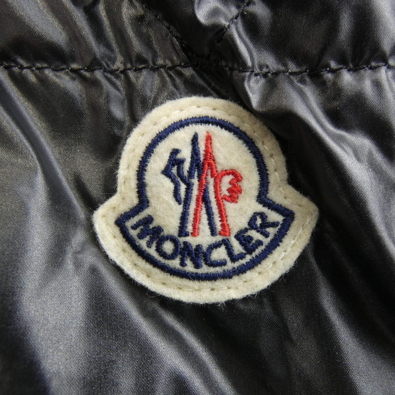 モンクレール MONCLER ダウンジャケット