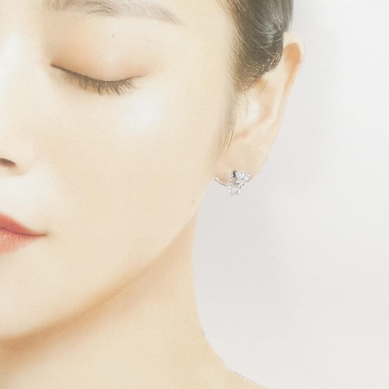 K18WG バタフライ ダイヤモンド ピアス