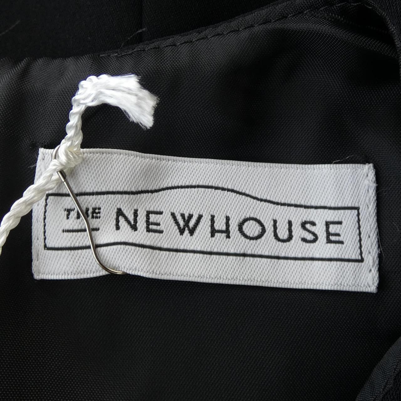 ザニューハウス THE NEWHOUSE トップス