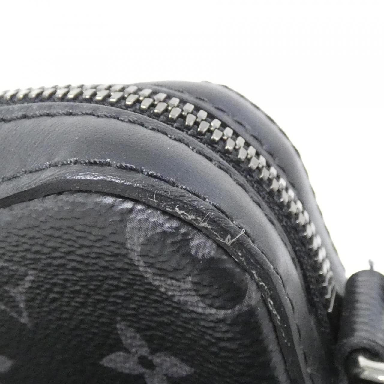 ルイヴィトン モノグラム エクリプス リバース トリオ メッセンジャー M69443 ショルダーバッグ