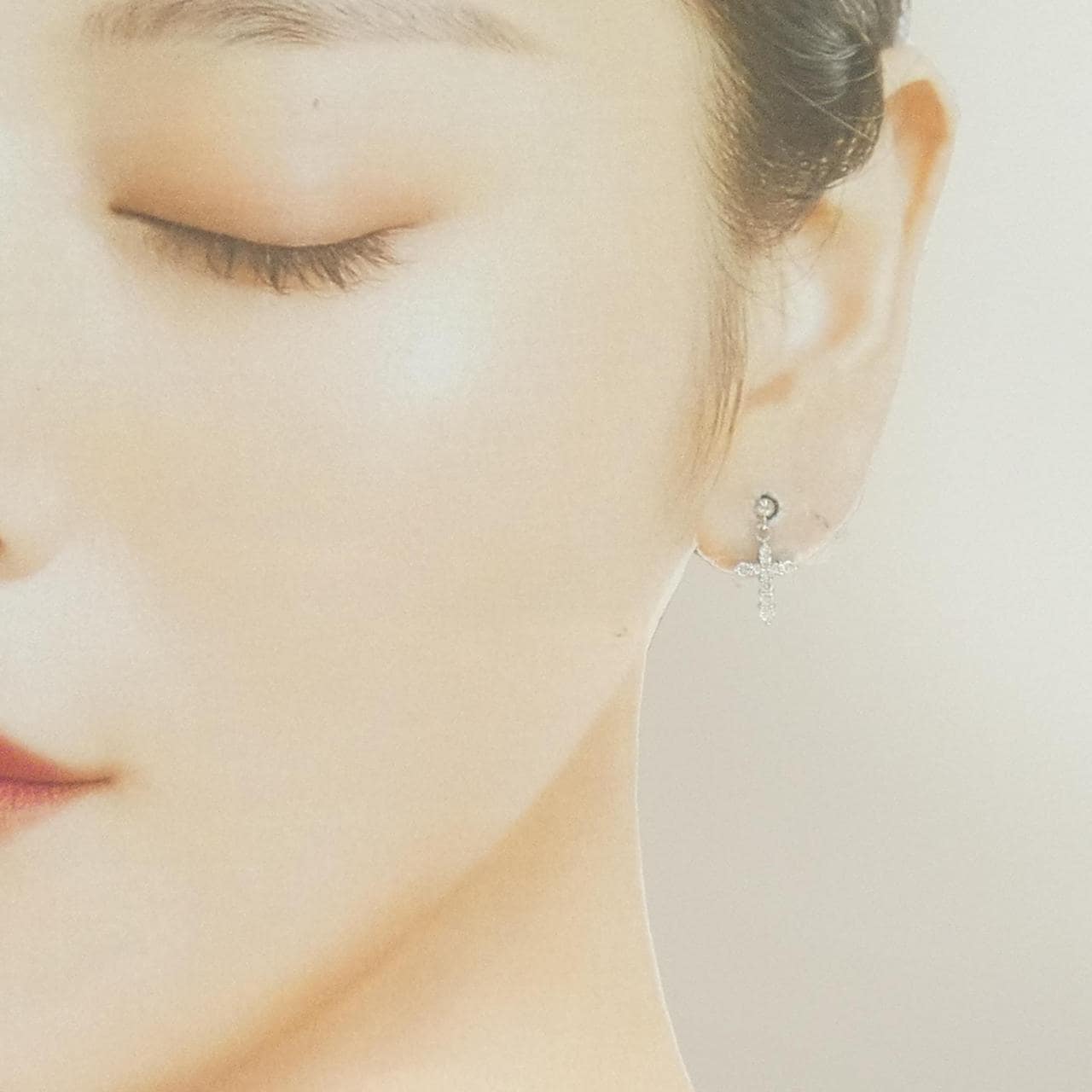 PT900 クロス ダイヤモンド ピアス 0.30CT