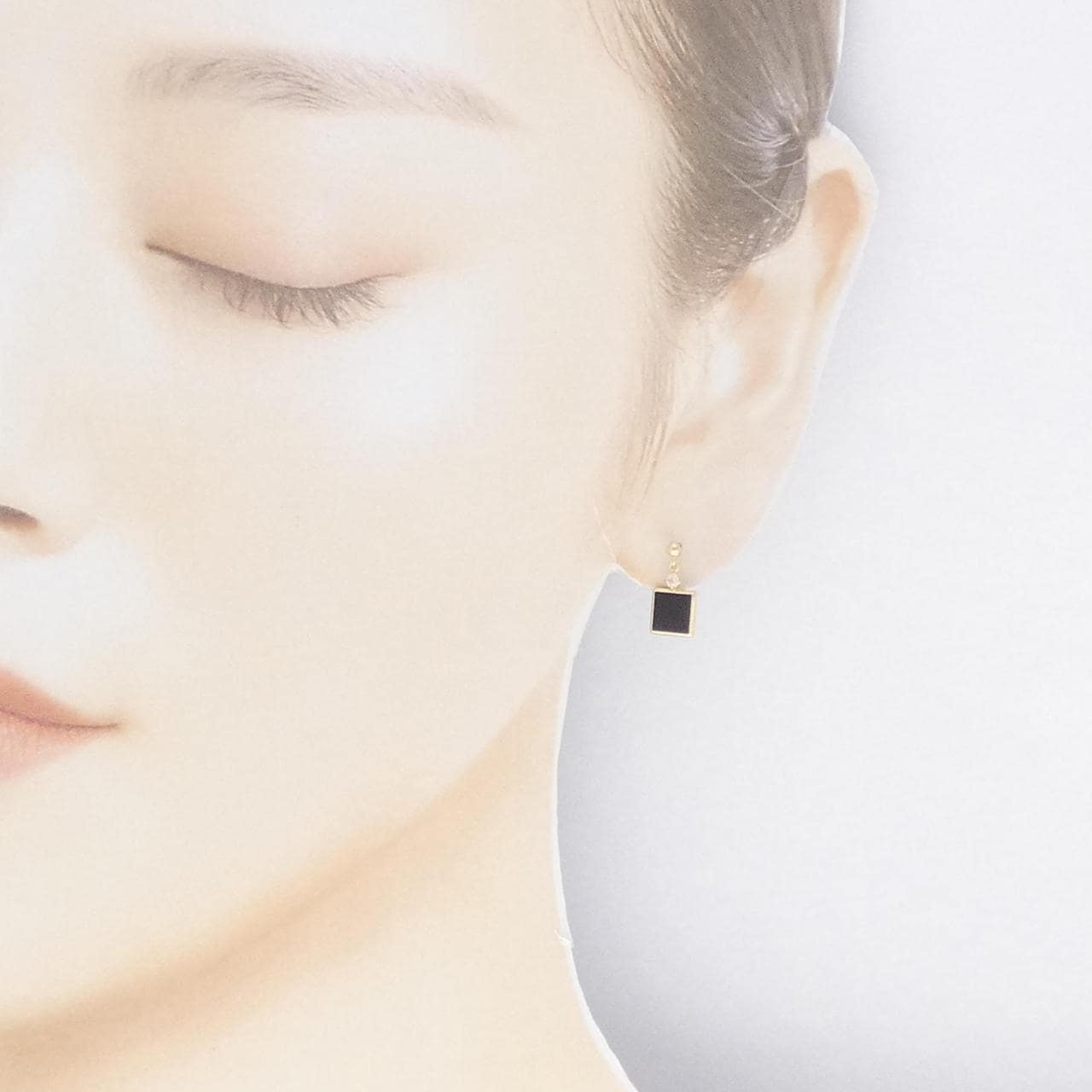 [BRAND NEW] K18YG onyx earrings