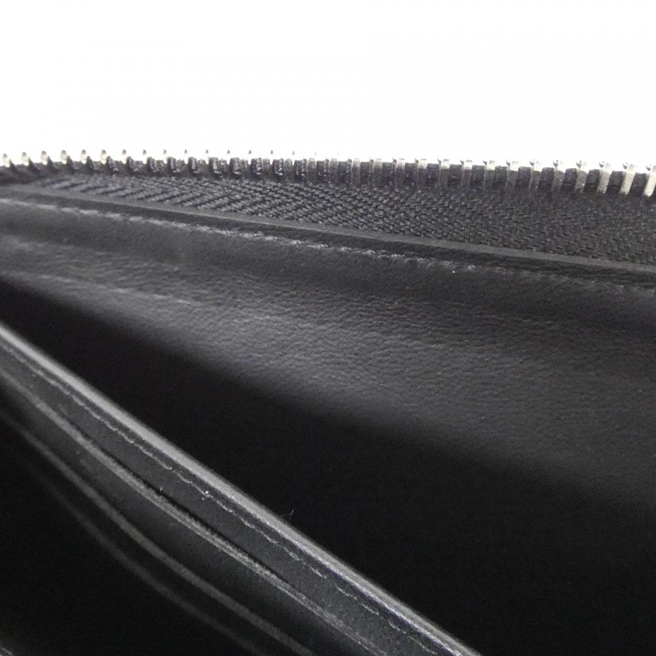 ルイヴィトン マヒナ ジッピー ウォレット M61867 財布