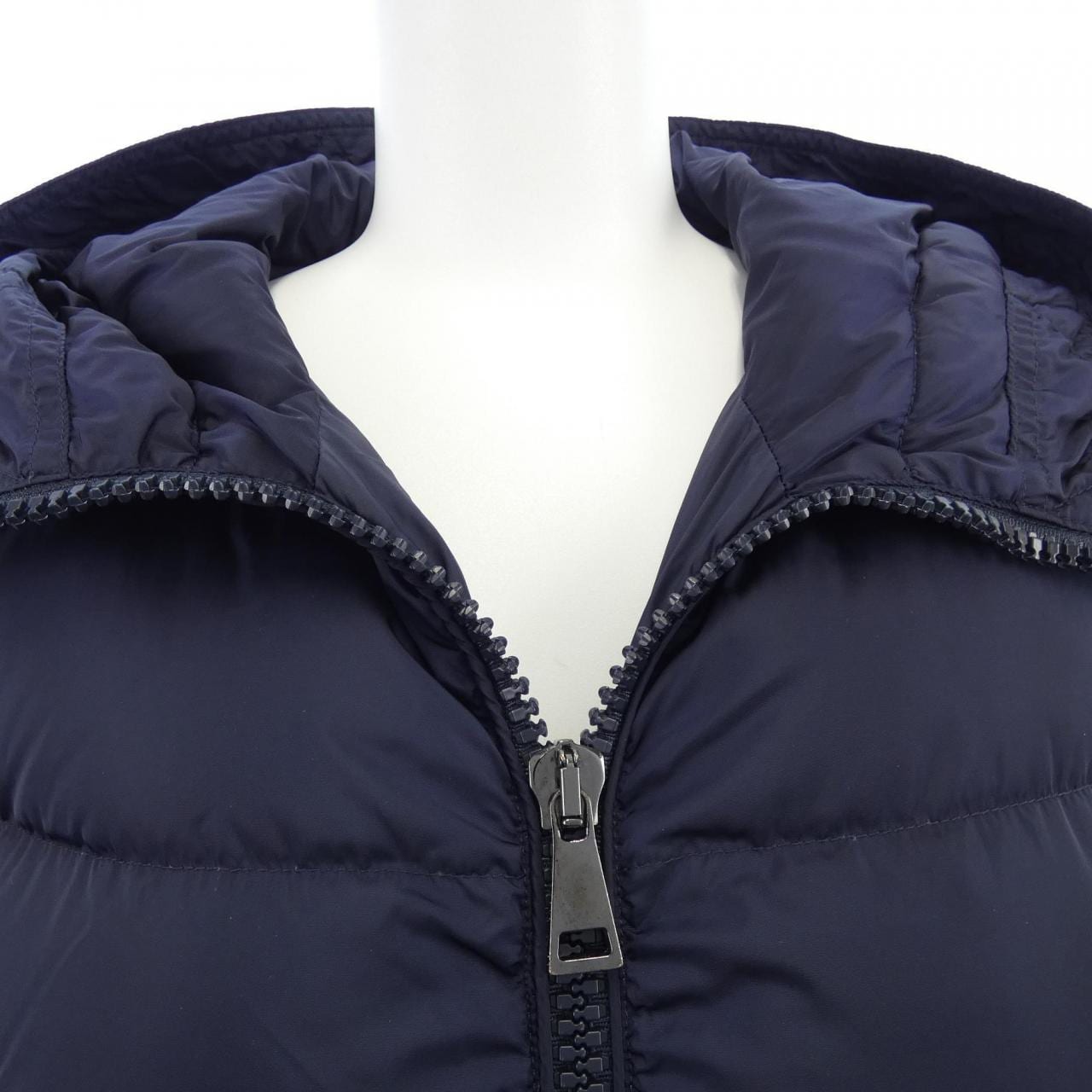モンクレール MONCLER NESEA ダウンジャケット