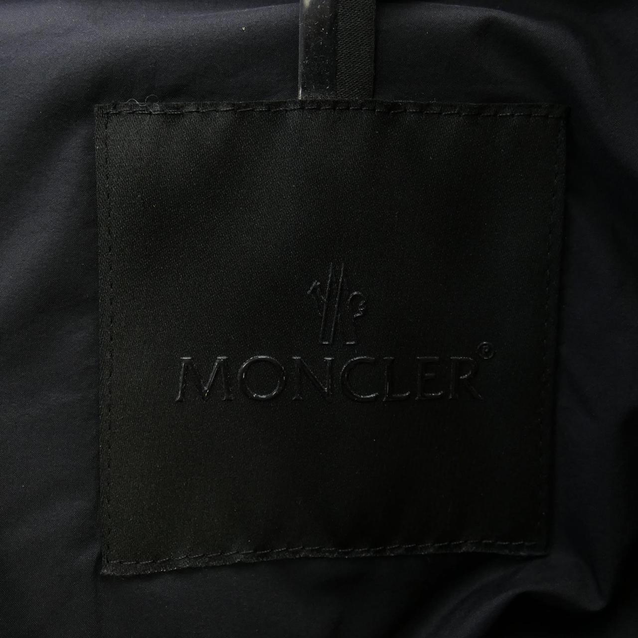 モンクレール MONCLER ダウンジャケット