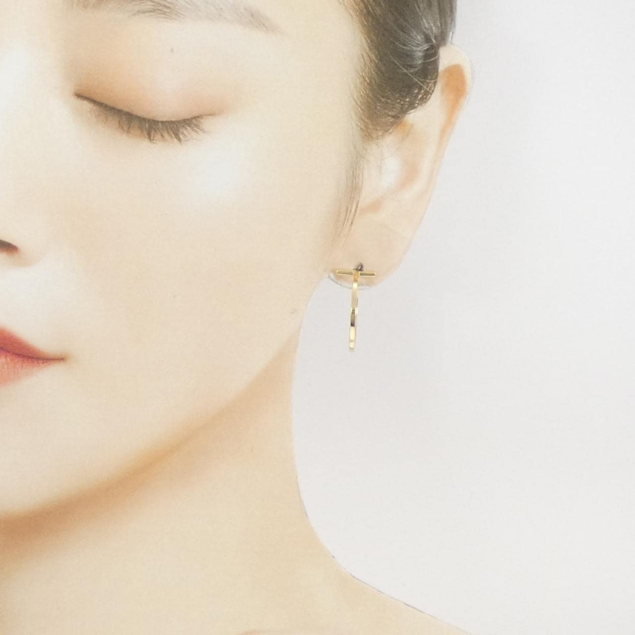 ティファニー Tワイヤー フープ ミディアム ピアス 片耳