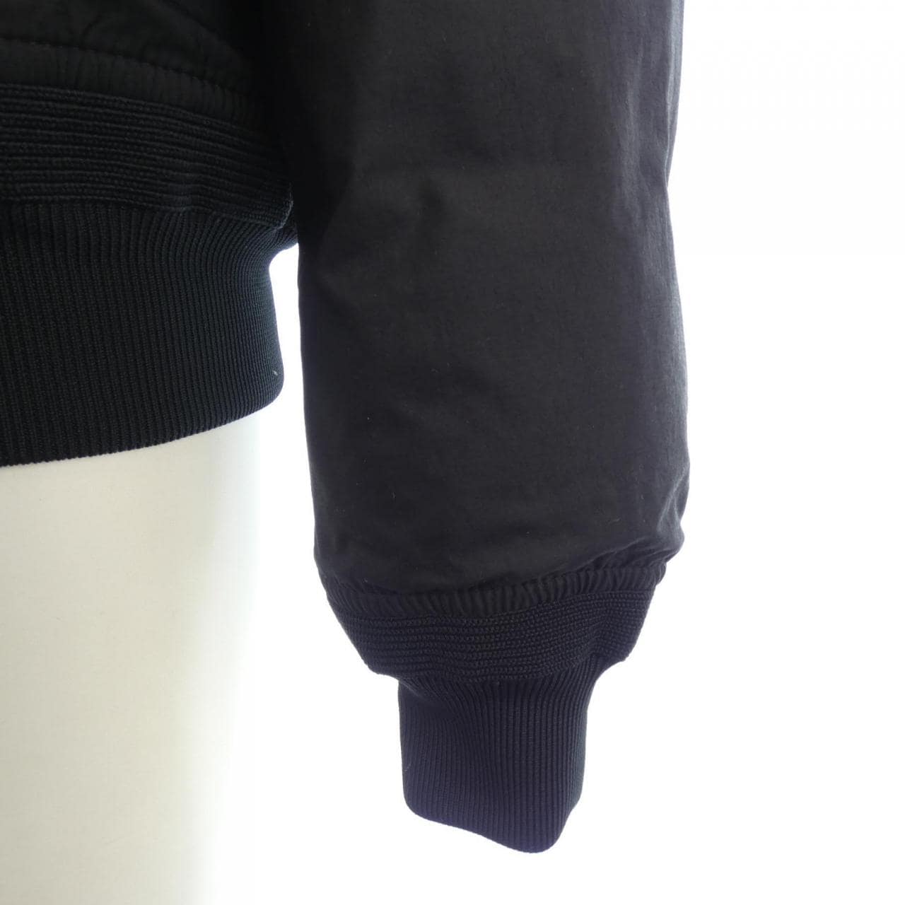 モンクレール MONCLER ダウンジャケット