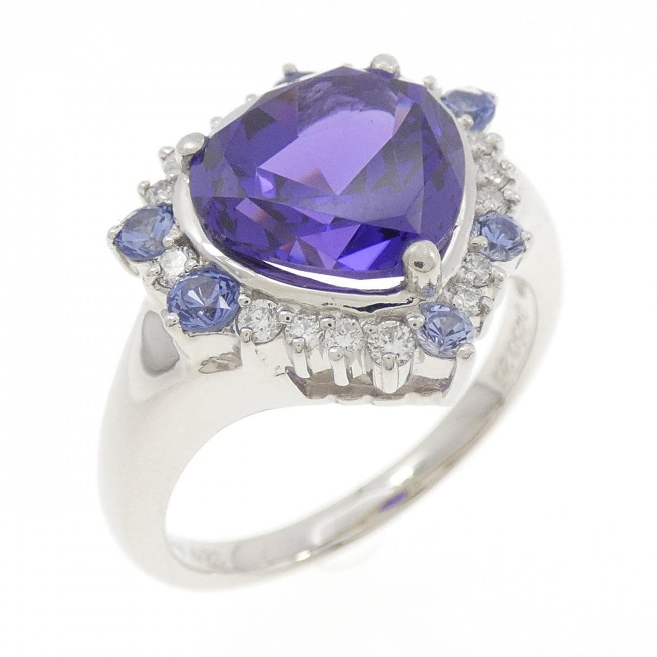 クレサンベール 合成サファイヤ リング 4.48CT