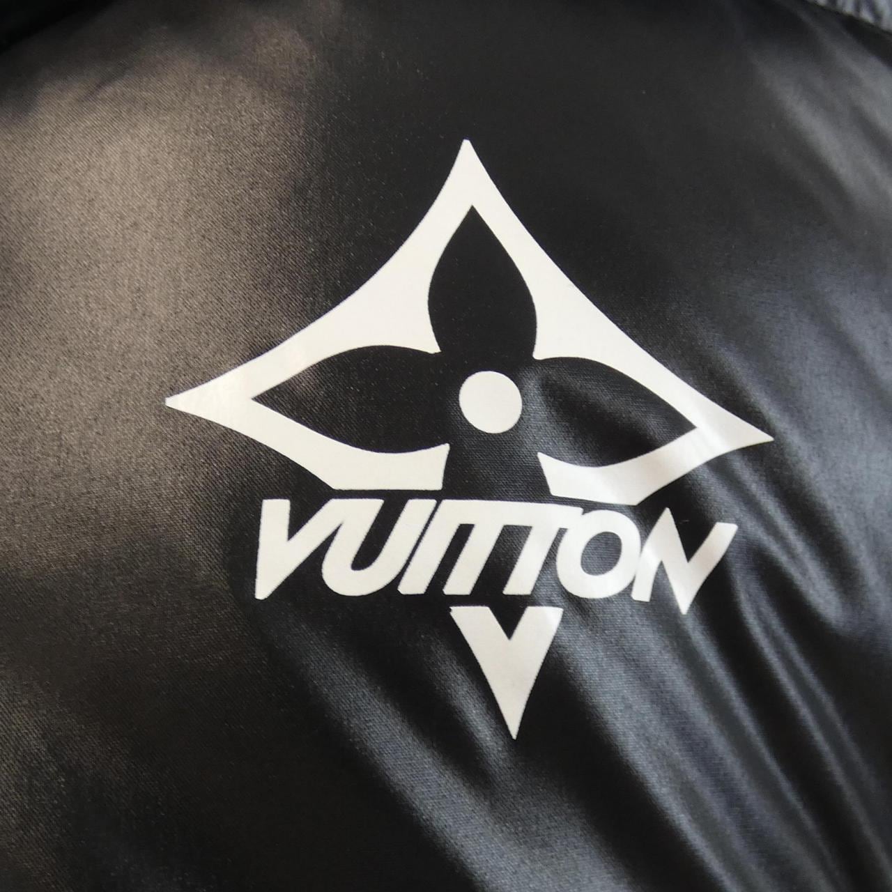 ルイヴィトン LOUIS VUITTON グロッシースリーブレス FMOW32H32 ダウンベスト